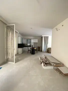 Disewakan Rumah Grand Pakuwon Surabaya