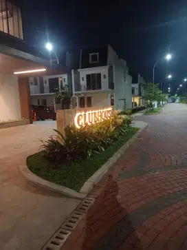 Disewakan rumah di cluster Maison de Wisteria Metland ujung Menteng