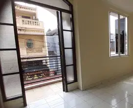 disewakan rumah mutiara taman palem