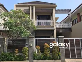 RUMAH BAGUS 2 LANTAI DI RAYA PEMOGAN PERUM INDAH PESONA DENPASAR, BALI