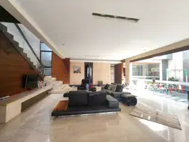 DISEWAKAN RUMAH MEWAH DI SINGGASANA Mainroad, CIBADUYUT, BANDUNG  ^LIV