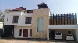 Jual Murah 5 Kamar villa + tanah 20 Are di Nusa dua, Bali.
