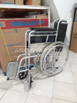 Kursi roda standart bekas