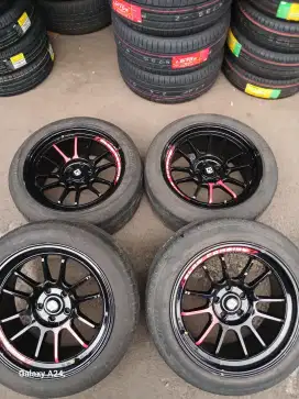 Velg venom 5 ring 18x9 pcd 5x114,3 ET 22 innova reborn zenix 4pcs
