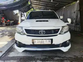Toyota Fortuner VNT TRD 2014 AT Putih