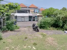 Tanah di jalan utama goa gong posisi hook