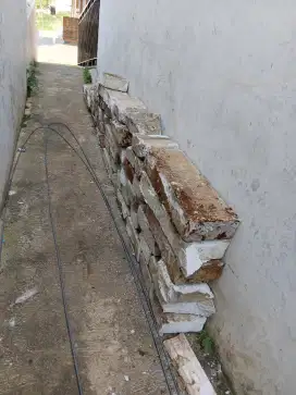 Dicari Tukang Angkut Brangkal