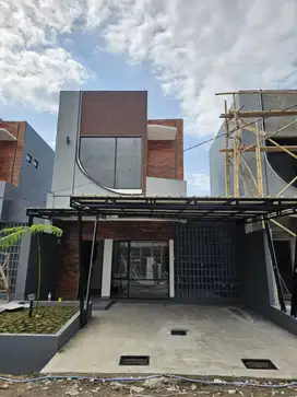 Rumah 2 lantai di komplek gba 3 dkt transmart buahbatu n tol buahbatu