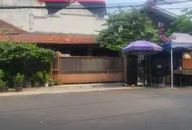 Jual Rumah dan Usaha Kost posisi Hook area perkantoran Menteng JakPus