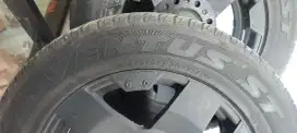 Dijual Velg + Ban R.20