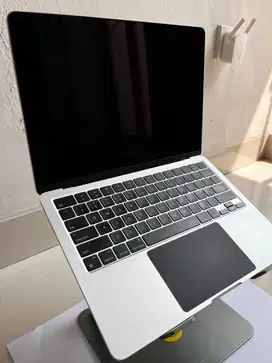 Macbook Air 13 inch (M2 2022) Silver