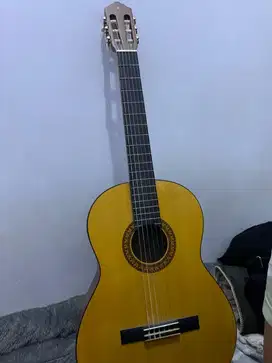 Gitar YAMAHA C-315 Kondisi 4 buln beli di Tokped