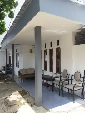 Rumah strategis Pinggir jalan Area Bkr Moch Ramdhan Srimahi Buah batu