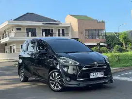 LOW ODO Toyota Sienta Q AT 2016 Hitam Istimewa  TT Freed PSD 2017