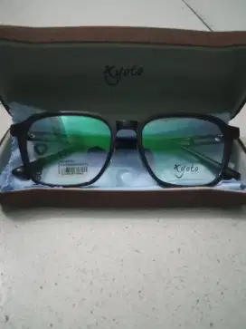 Frame kacamata standar optik