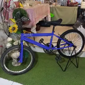 Sepeda bmx siap pakai