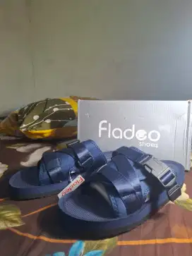 Sepatu sandal fladeo