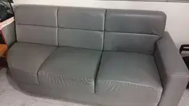 Sofa 3-2 seater + 2 puff