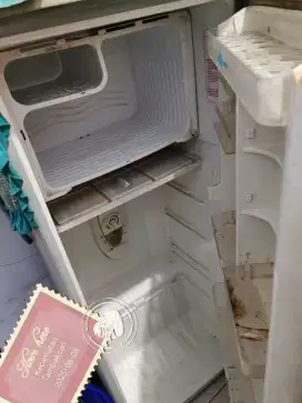 Kulkas SHARP 1pintu normal dingin jual murah apa adanya