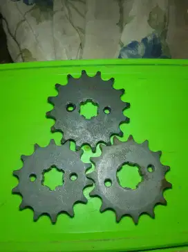 Gear depan motor