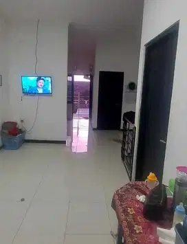 Dijuao Rumah Siap Hunim terawat. Dekat Kampus  UNESA Wiyung, Surabaya