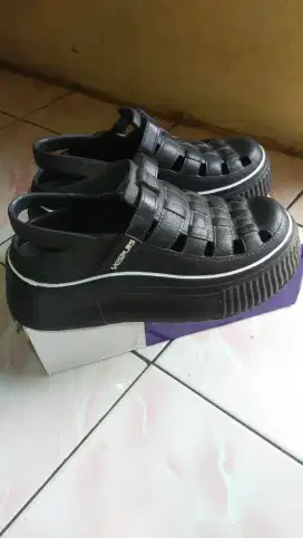 Sendal jelly baru
