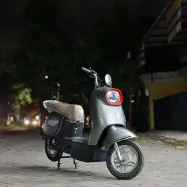 SEPEDA LISTRIK VARILUX PRO PALING KECE KREDIT KTP SAJA TANPA SURVEY
