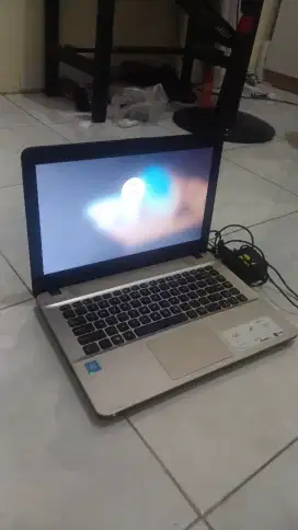 Jual laptop bekas