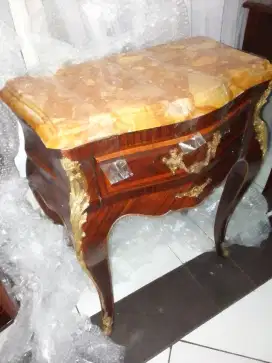 Meja sudut davinci