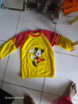 Seragam olahraga sekolah