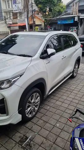 Toyota Kijang Innova Zenix Q Modellista 2024 - Tipe tertinggi