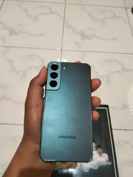 Samsung s22 8/256