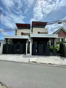 Rumah Mewah Cantik 2 Lantai dekat Kampus UII Jogja
