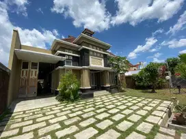 Rumah asri Tanah luas di Maguwoharjo Dekat AMPLAZ