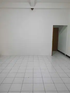 Ruko TKI dekat Pasar Segar Taman Kopo Indah 2