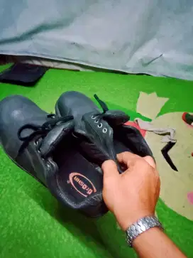 Sepatu safety Dr.OSHA