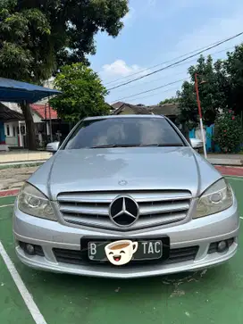 Mercedes-Benz C200 2011 Bensin