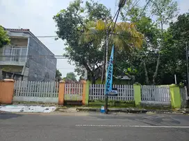 DISEWAKAN RUMAH DAN TANAH LUAS DI PUSAT KOTA NGANJUK