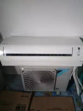 D jual ac Daikin Malaysia 1/2 ok tipe r32, listrik kecil 346watt