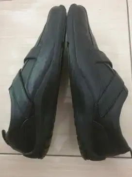 Sepatu kulit merek adidas rockport size 45