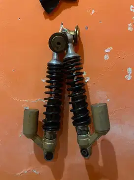 Jual shockbreaker tiger revo bekas