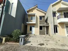 Rumah cantik di perumahan cluster Tohudan colomadu