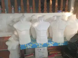 patung wanita dan pria