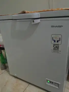 Freezer Merk Sharp