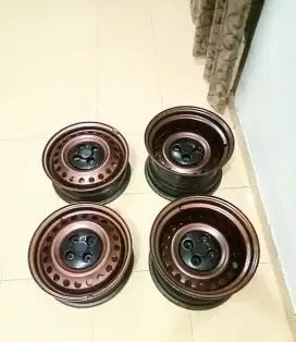 Dijual velg kaleng Mobilio ring 15 pcd 100 noken mulus..warna gold