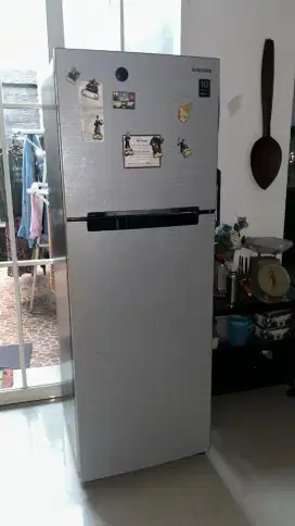 Kulkas samsung 2pintu uk jumbo kondisi normal dingin beku