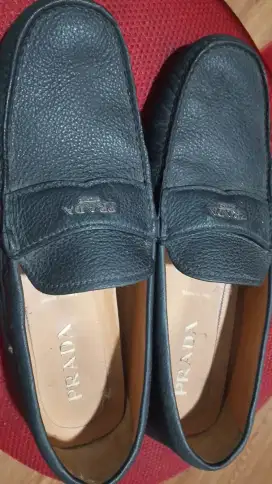 Sepatu Prada Loafers Pria 2DD165. Black size 44