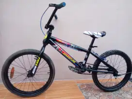 Sepeda BMX 20. Noken MULUS siap pakai, lokasi kemiling, nego.