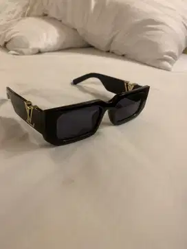 Kacamata Sunglasses Louis Vuitton Original – Kondisi Mulus