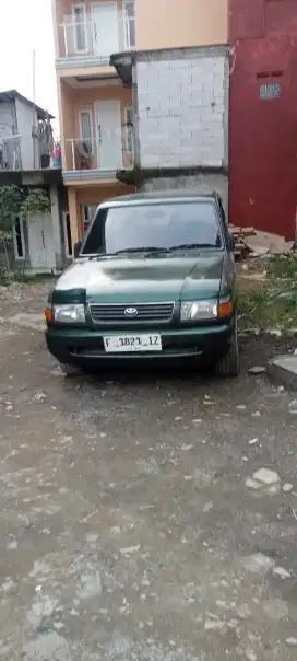 Mobil kijang ssx kapsul tahun 1997
